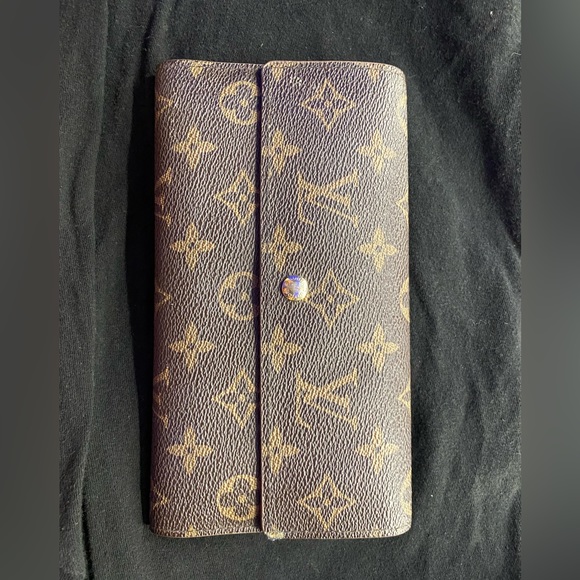 Louis Vuittion Sarah Wallet